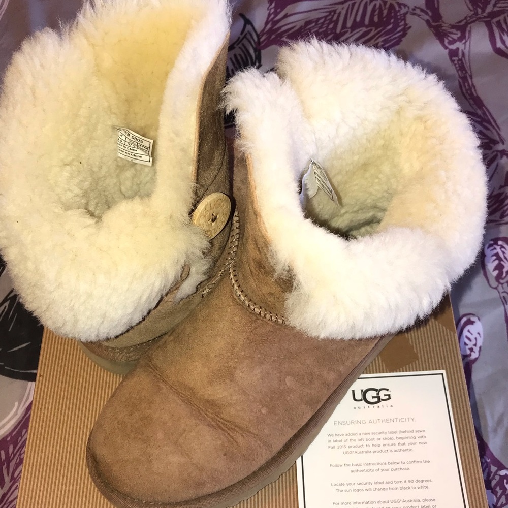 Ugg Bailey Button - image 2